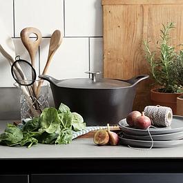 Cocotte ronde CUISINOX - 20 cm fonte de fer émaillée noire avec couvercle