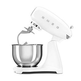 Robot pâtissier sur socle blanc - SMEG